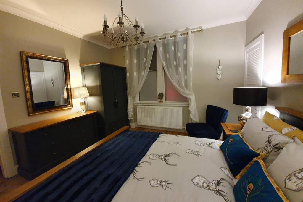 Smart & Stylish Holiday Apartment In The City Centre Инвернесс Экстерьер фото