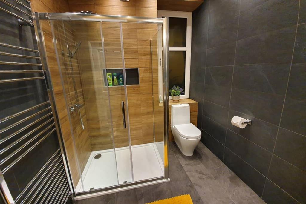Smart & Stylish Holiday Apartment In The City Centre Инвернесс Экстерьер фото