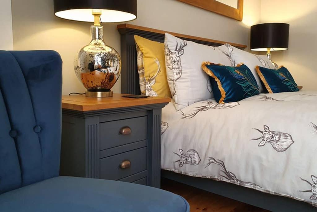 Smart & Stylish Holiday Apartment In The City Centre Инвернесс Экстерьер фото