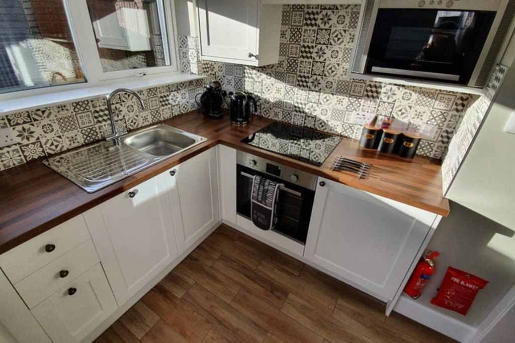 Smart & Stylish Holiday Apartment In The City Centre Инвернесс Экстерьер фото